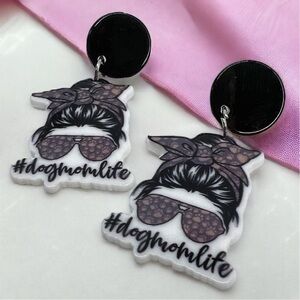 Dog Mom Dangle Earrings – Show Off Your Pup Pride! 🐶 NWT Jewelry